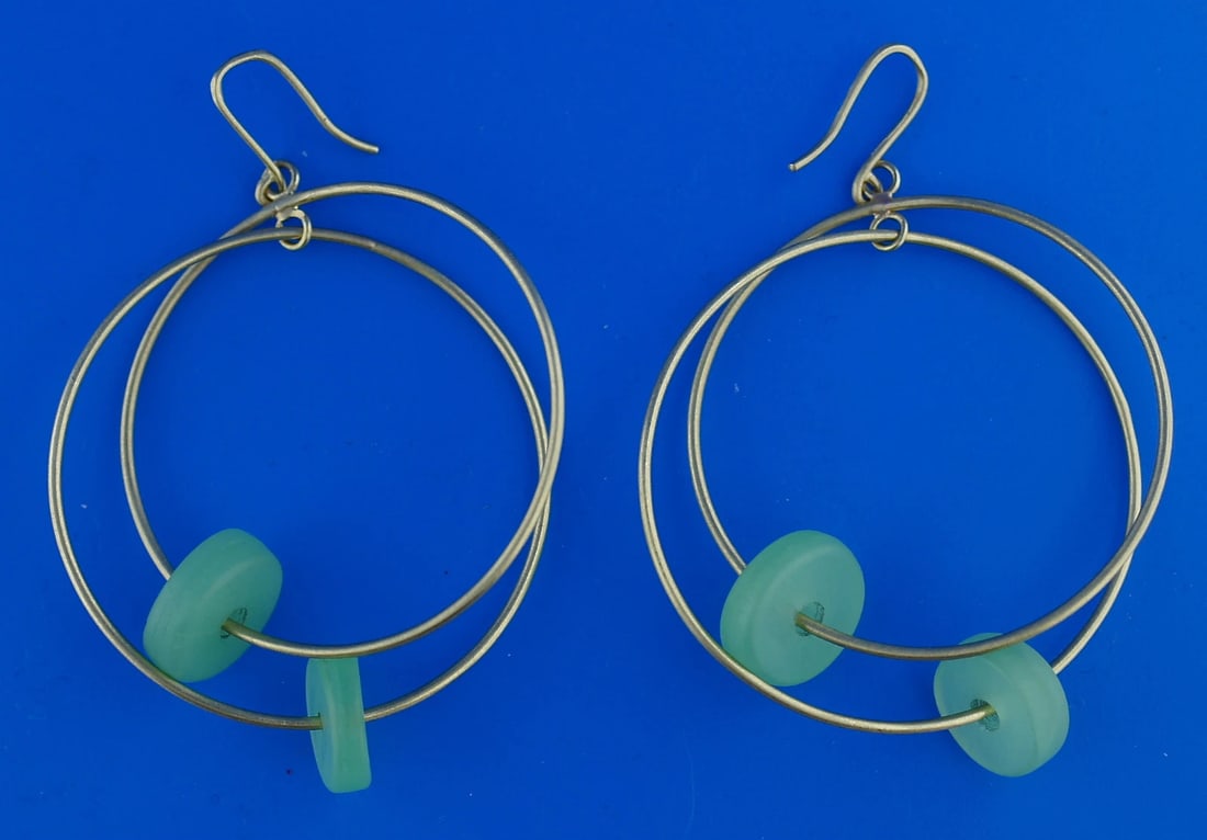 L. FRANK 22K YELLOW GOLD GREEN GLASS STONE DOUBLE HOOP EARRINGS C.1980 - 3