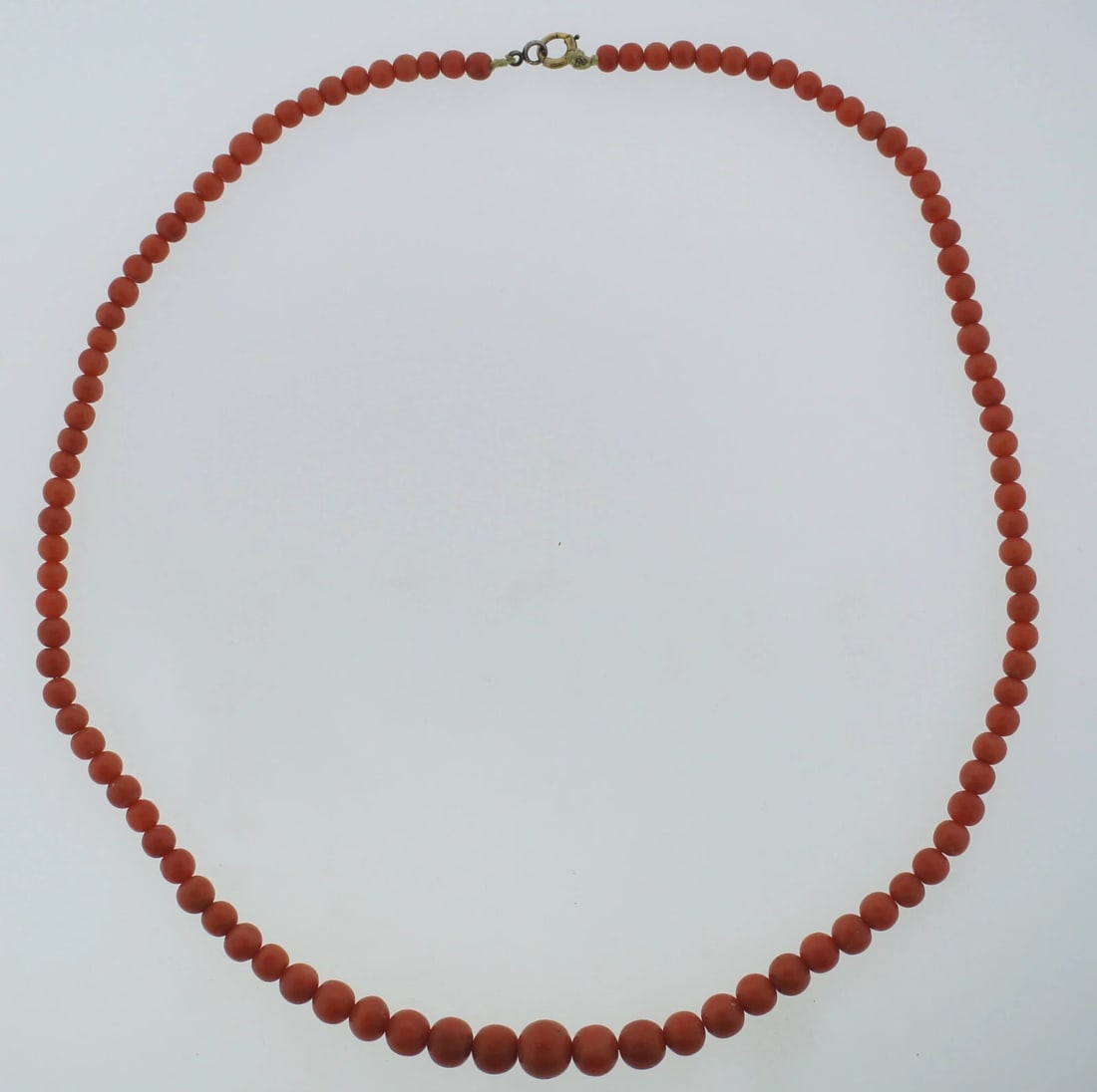 BEAUTIFUL RED CORAL GRADUATED VICTORIAN C.1900 STRAND NECKLACE (1 of 6)