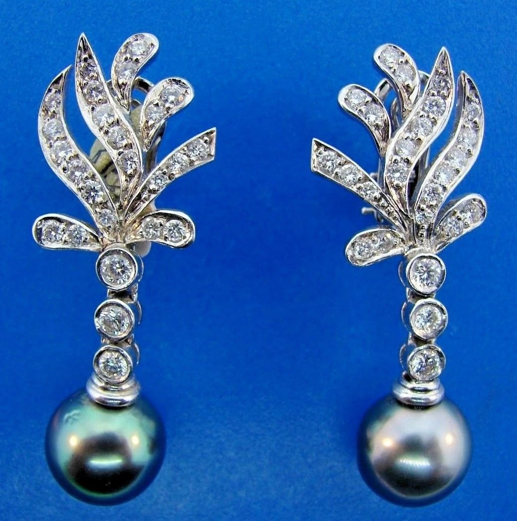 REGAL 18k White Gold, Tahitian Pearl & Diamond Earrings: Title: REGAL 18k White Gold, Tahitian Pearl & Diamond EarringsDescription: 18k White Gold, Diamond & Tahitian Pearl Earrings · This is a must for any collector. · The weight is 19 grams.