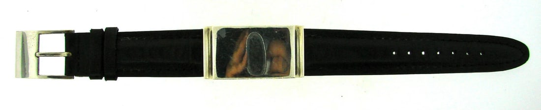 CLASSIC Sterling Silver & Leather ID Bracelet!: Title: CLASSIC Sterling Silver & Leather ID Bracelet!Description: Sterling Silver & Leather ID Bracelet! This wonderful bracelet is one of a kind! The weight is 26.5 grams. The length is 8 ½