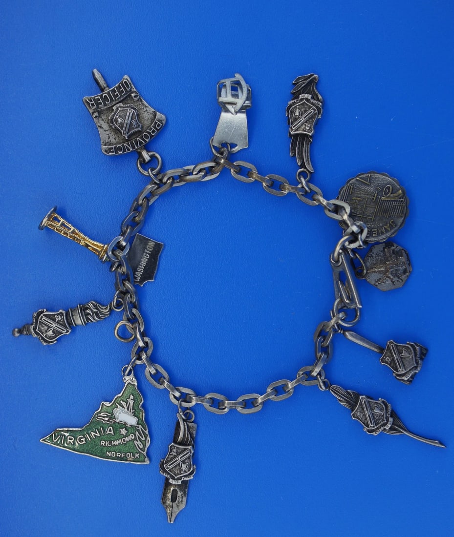 STERLING SILVER CHARM CHAIN BRACELET ENAMEL CITY EMBLEMS STAMPED C.1960 (1 of 2)