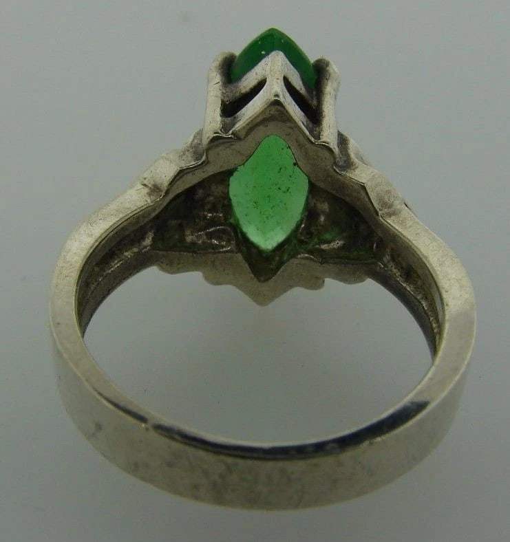 FLASHY Sterling Silver & Green Glass Ring - 4