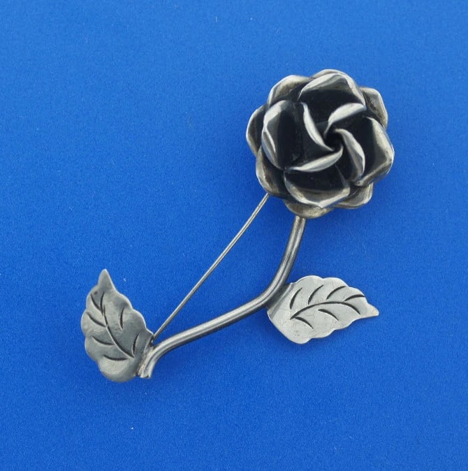 TAXCO SILVER FLOWER PIN BROOCH STAMPED C.1950 VINTAGE ROSE FLOWER (1 of 4)
