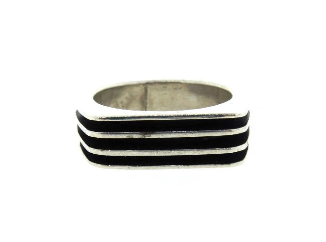 STYLISH MEXICO 925 STERLING SILVER RING WITH ENAMEL STAMPED: Title: STYLISH MEXICO 925 STERLING SILVER RING WITH ENAMEL STAMPEDDescription: STERLING SILVER BAND STAMPED WIDTH 1/4'' WEIGHT 4.6 G SIZE 6.25 The Collection proudly offers it for much less than