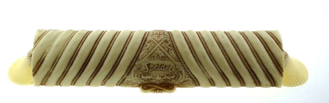 SPEIDEL JEWELRY BOX "GOLDEN HARVEST" C.1960 VINTAGE UNIQUE RARE: Title: SPEIDEL JEWELRY BOX "GOLDEN HARVEST" C.1960 VINTAGE UNIQUE RARE Description: UNIQUE VINTAGE JEWELRY BOX C.1960 VINTAGE UNIQUE RARE WONDERFUL BOX MEASURES 8'' X 1 3/4'' X 1 1/4'' OPENS UP The pi