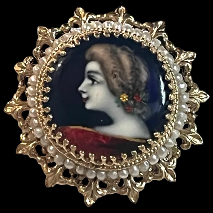 Exquisite Vintage 14k Limoges France Hand Painted Cameo with Seed Pearls: Title: Exquisite Vintage 14k Limoges France Hand Painted Cameo with Seed Pearls Description: Exquisite Vintage 14k Limoges France Hand Painted Cameo with Seed PearlsHallmarked: 14k,FranceWeighs 8.4