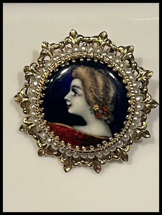 Exquisite Vintage 14k Limoges France Hand Painted Cameo with Seed Pearls - 3
