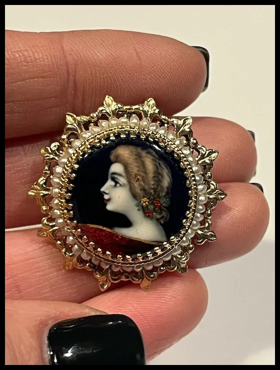 Exquisite Vintage 14k Limoges France Hand Painted Cameo with Seed Pearls - 9