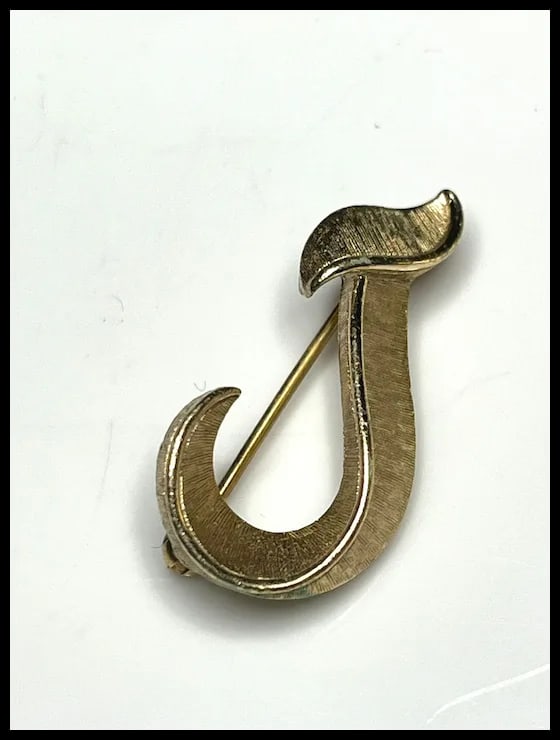 Vintage Crown TRIFARI Letter J Initial Brooch - 2