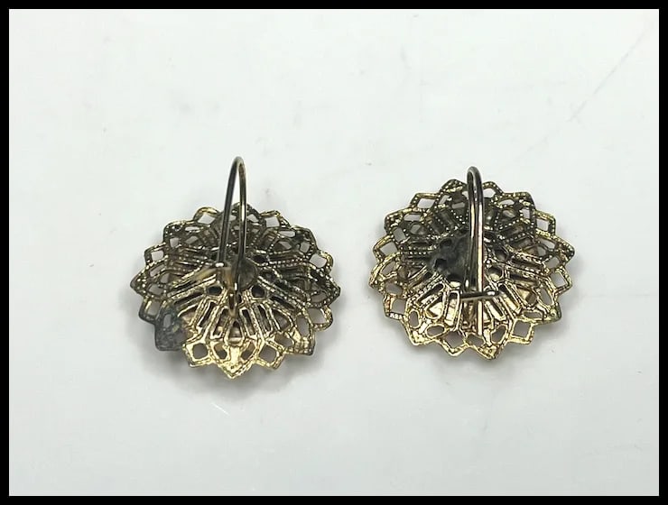 Vintage Gold Tone Cameo Costume Earrings - 4