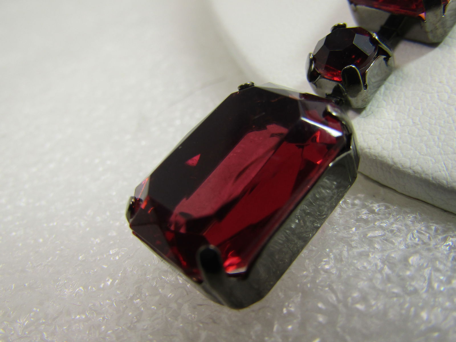 Purple Rhinestone Drop Necklace, Black Metal, 16". 1980's-1990's - 8