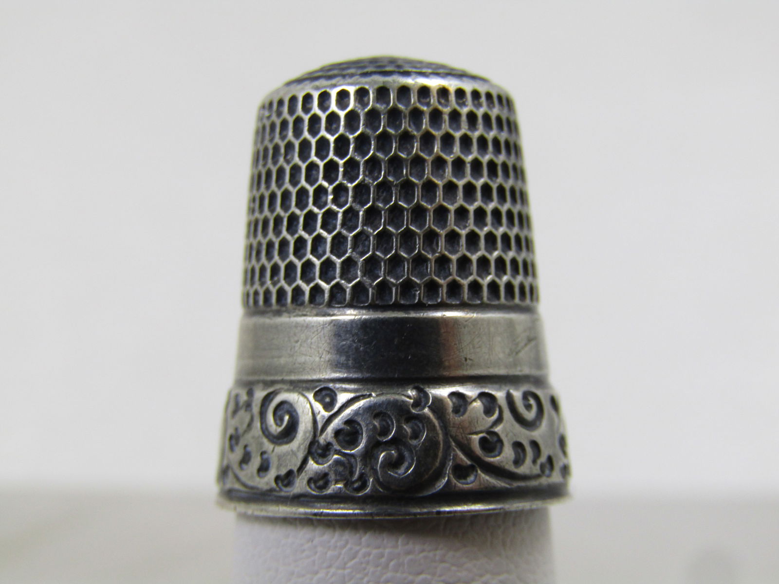 Vintage Sterling Thimble, SZ 8. Signed, 1930's-1950's (1 of 5)