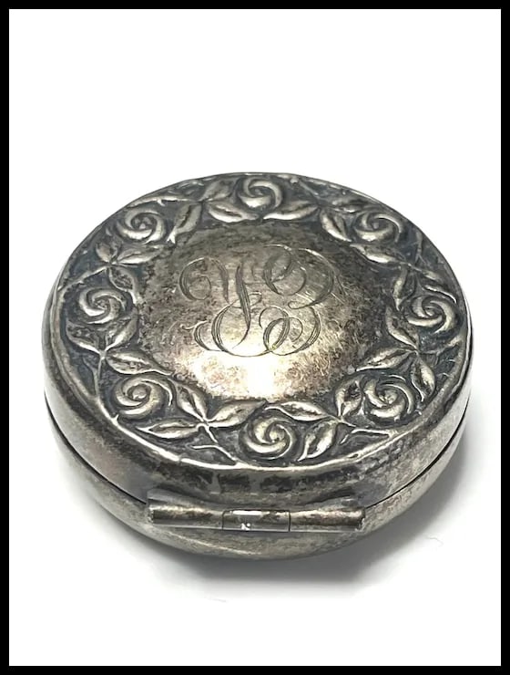 Vintage Sterling Silver Art Nouveau Pill Box/ Trinket Case - 3