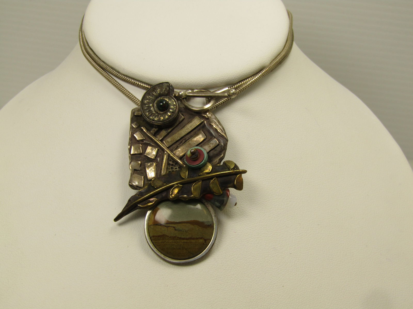 Vintage Sterling Modernist/Brutalist Pendant Necklace, 20" Signed, 9/95. Signed W. Rothstein: Vintage Sterling Modernist/Brutalist Pendant Necklace, 20" Signed, 9/95. Signed W. Rothstein who,, if information is correct, makes jewelry with his wife, Gale Rothstein. This is hand-engraved