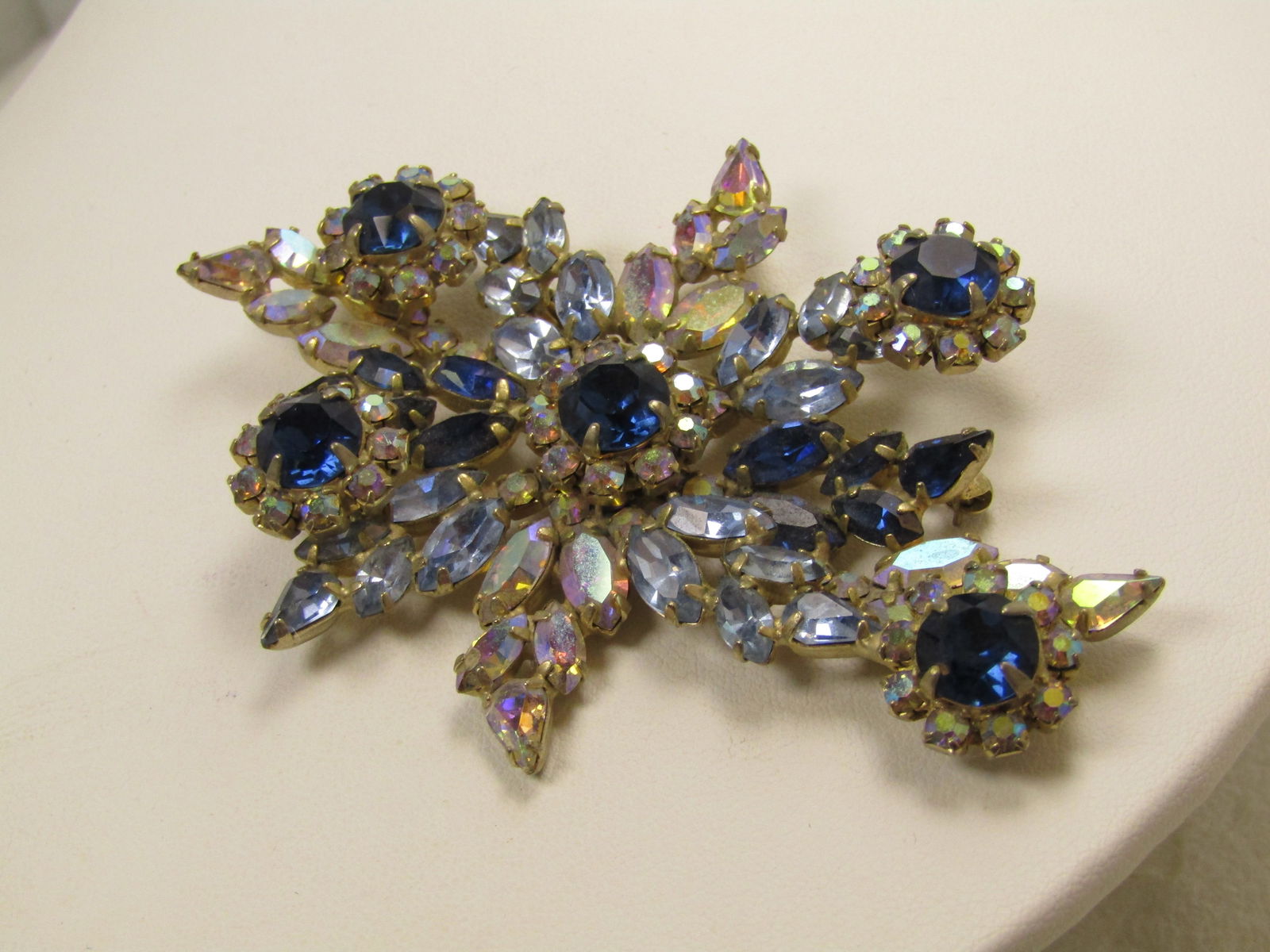 Vintage Blue & Clear Rhinestone Brooch, Aurora Borealis, 1940's-1950's. - 2