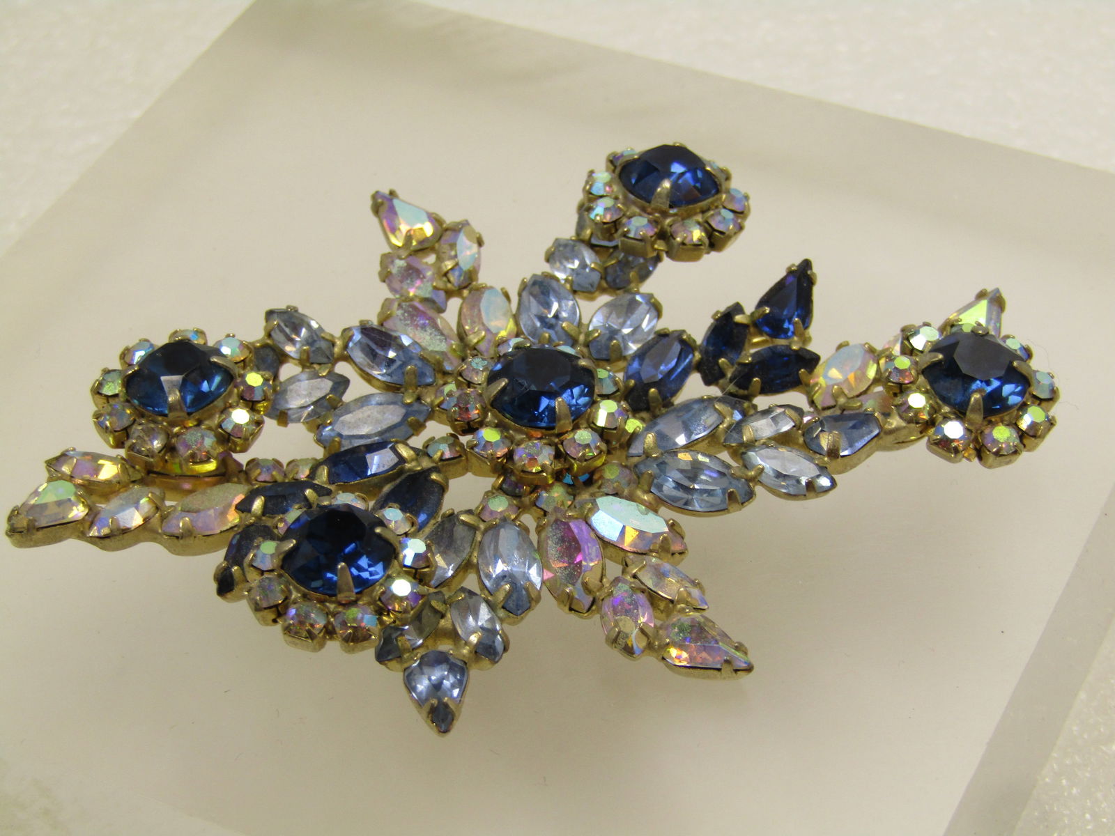 Vintage Blue & Clear Rhinestone Brooch, Aurora Borealis, 1940's-1950's. - 5