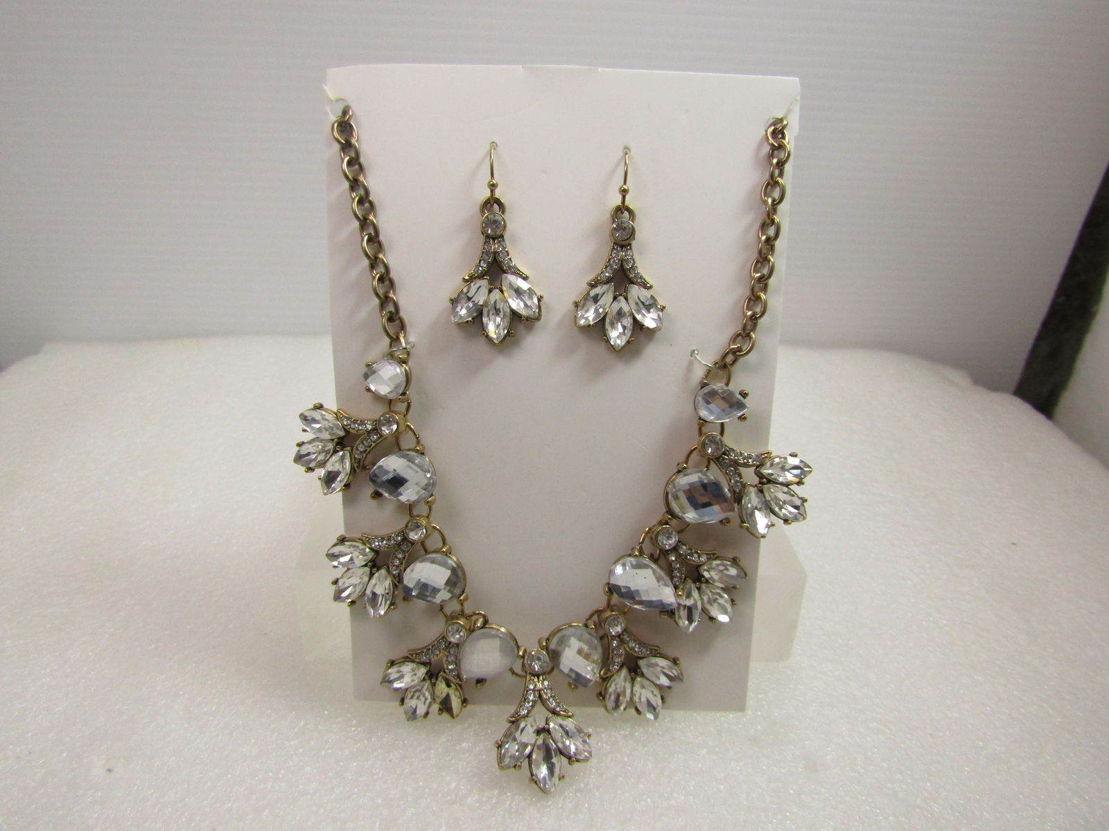 Vintage Clear Rhinestone Drop Necklace & Earrings Set, 18"-21", 1980's-1990's: Vintage Clear Rhinestone Drop Necklace & Earrings Set, 18"-21", 1980's-1990's. It has a curb link style main chain that is appx. 3.5mm wide and is 18" with an additonal 3" extender chain. Statement