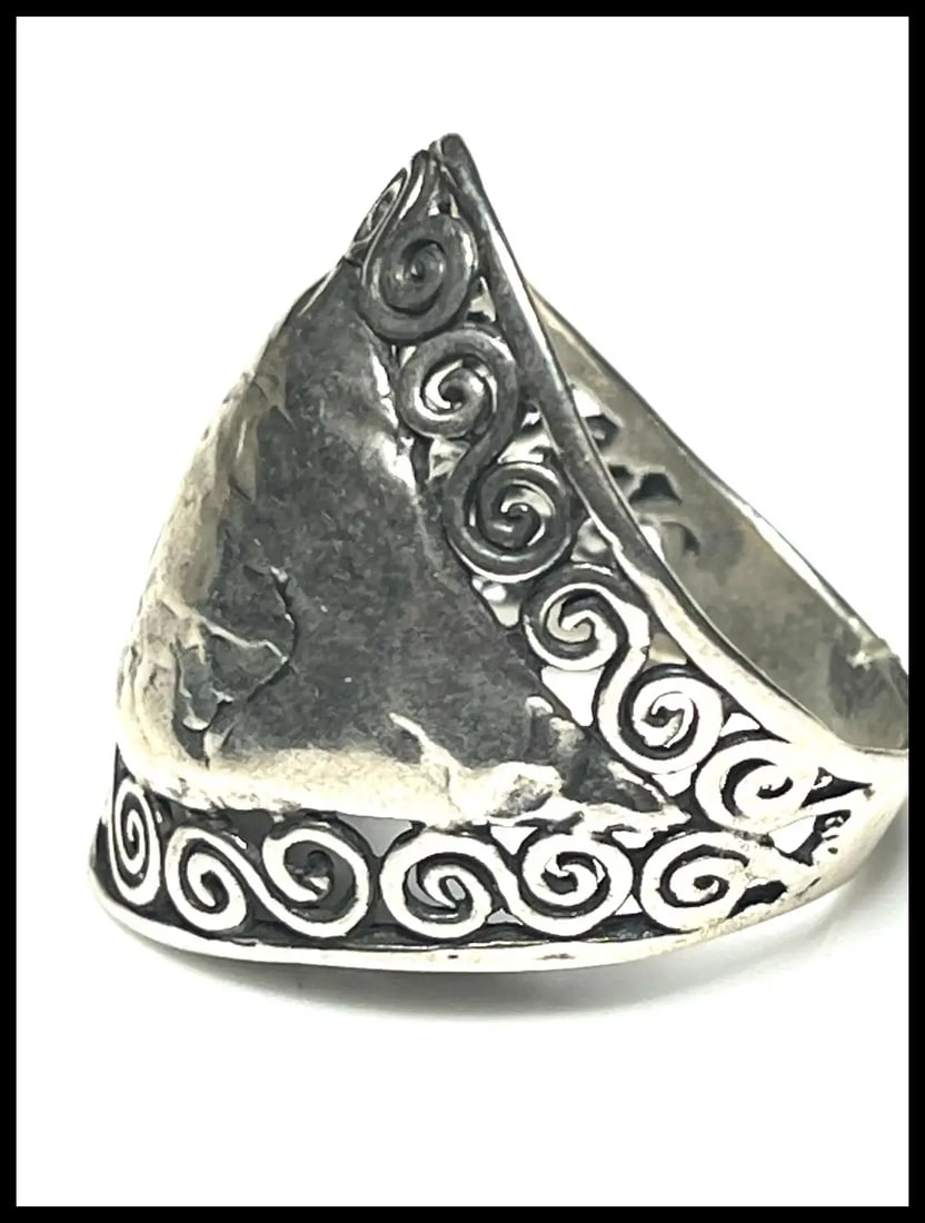 Estate Or Paz Israel Hammered Sterling Silver Ring - 3