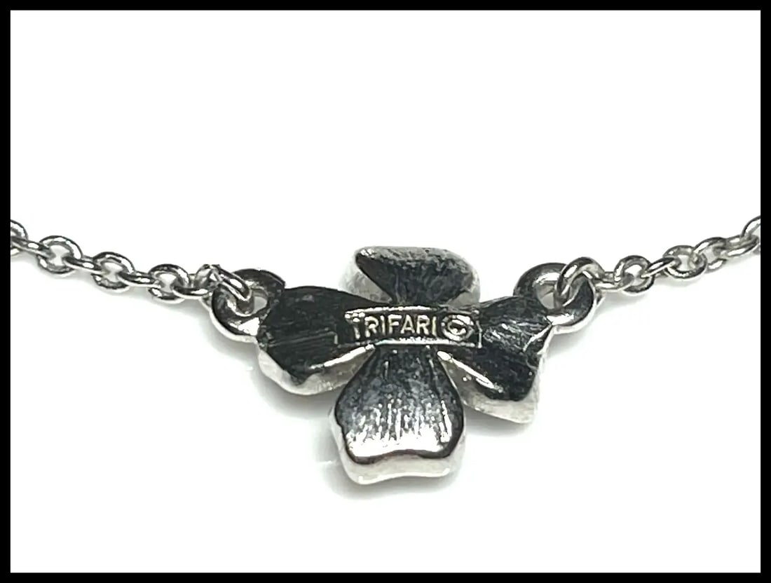 Vintage Trifari Dogwood Flower Necklace - 4