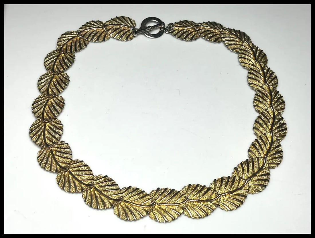 Estate Gold Tone Leaf Link Necklace- Unsigned - 2