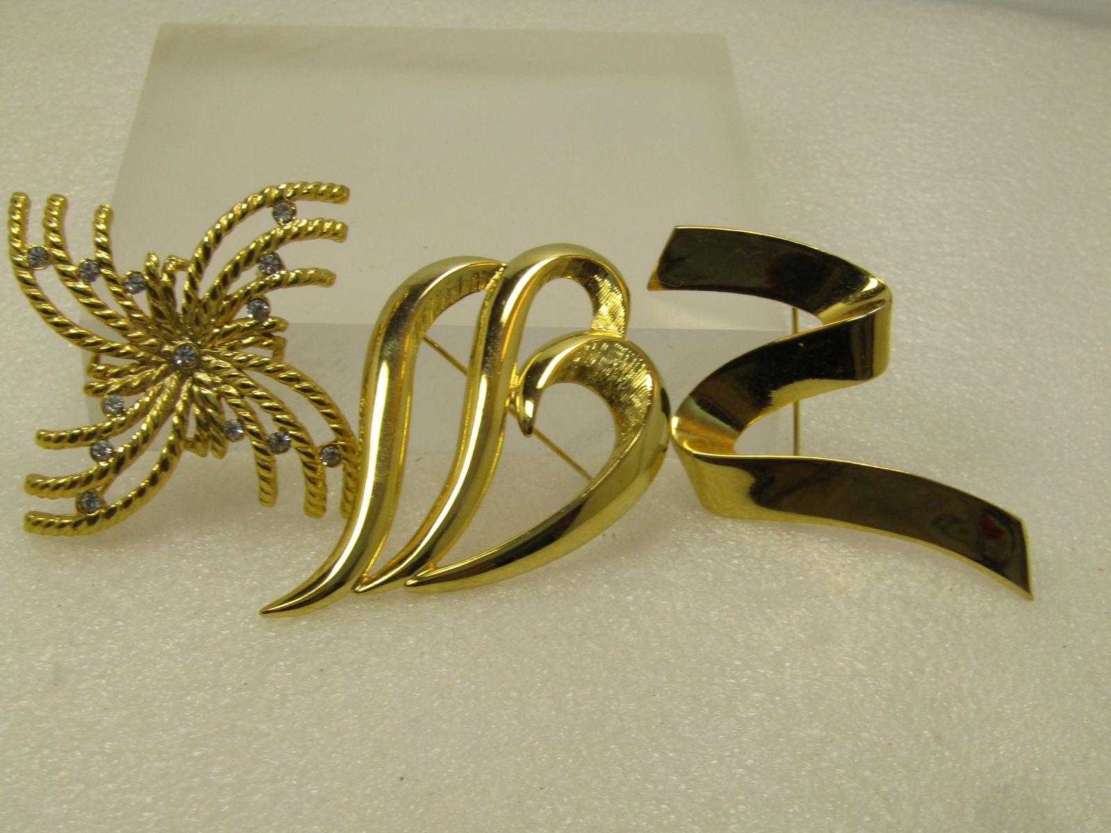 Three Vintage Brooch Lot, 1970's-1980's - Gold Tone (1 of 4)