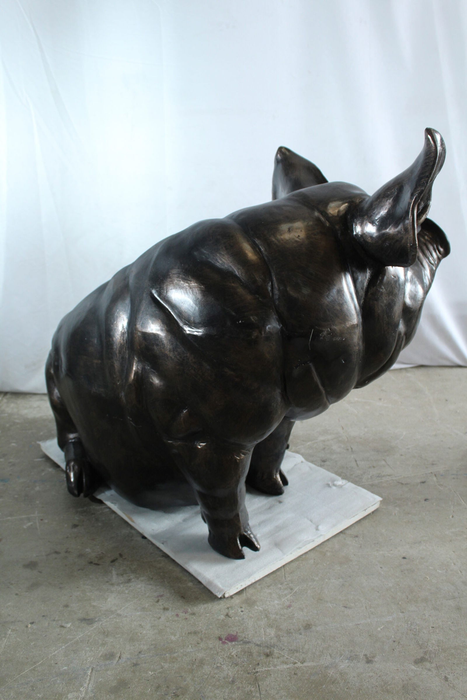 Large Sitting Pig Aluminum Statue with Realistic Detailing - Indoor & Outdoor Decorative Sculpture - - 5
