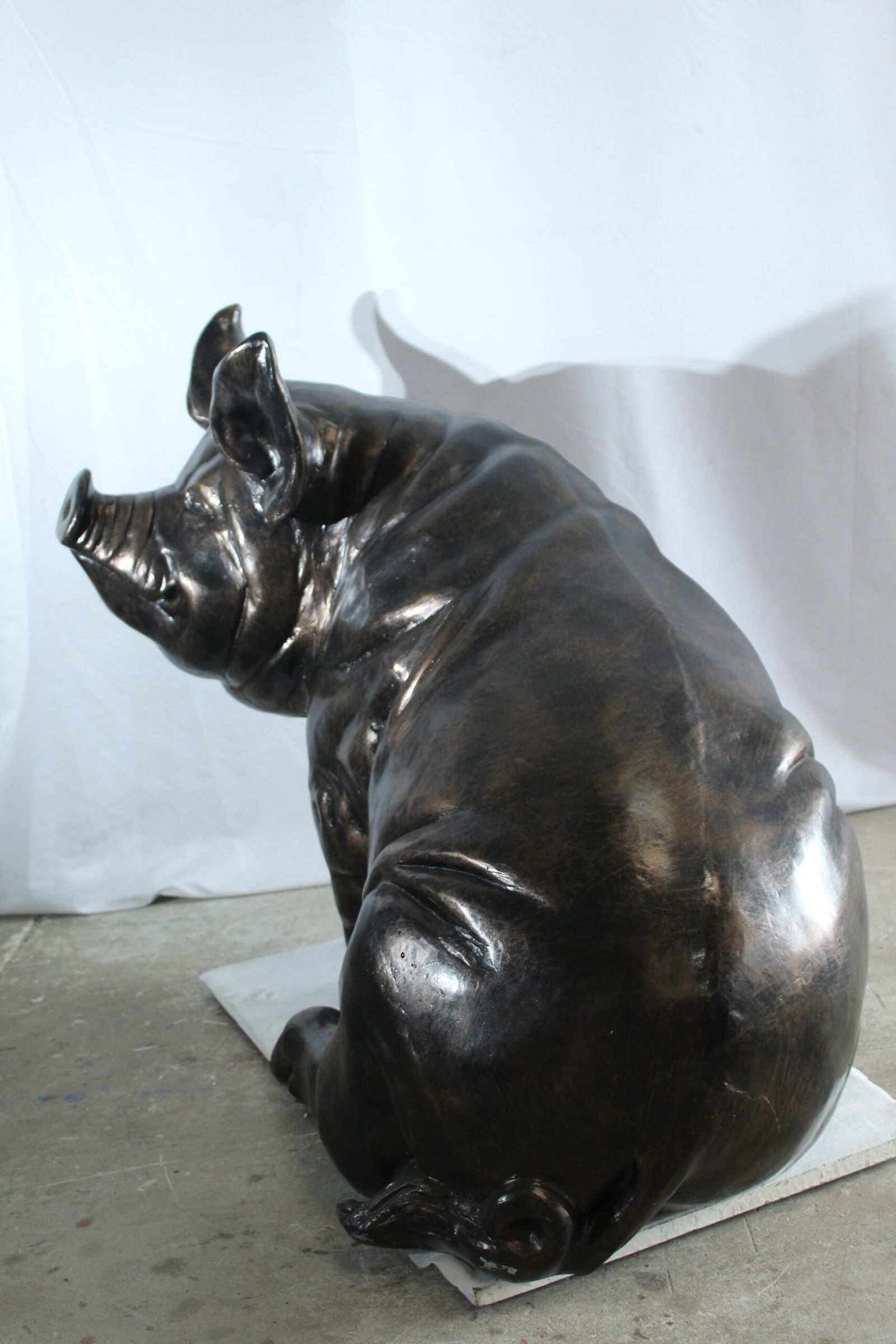 Large Sitting Pig Aluminum Statue with Realistic Detailing - Indoor & Outdoor Decorative Sculpture - - 7