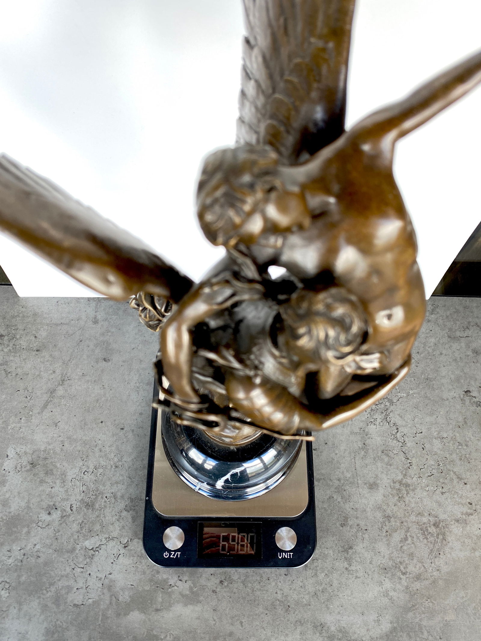 Sign. Bronze Gloria victim signed sculpture with marble base - 10