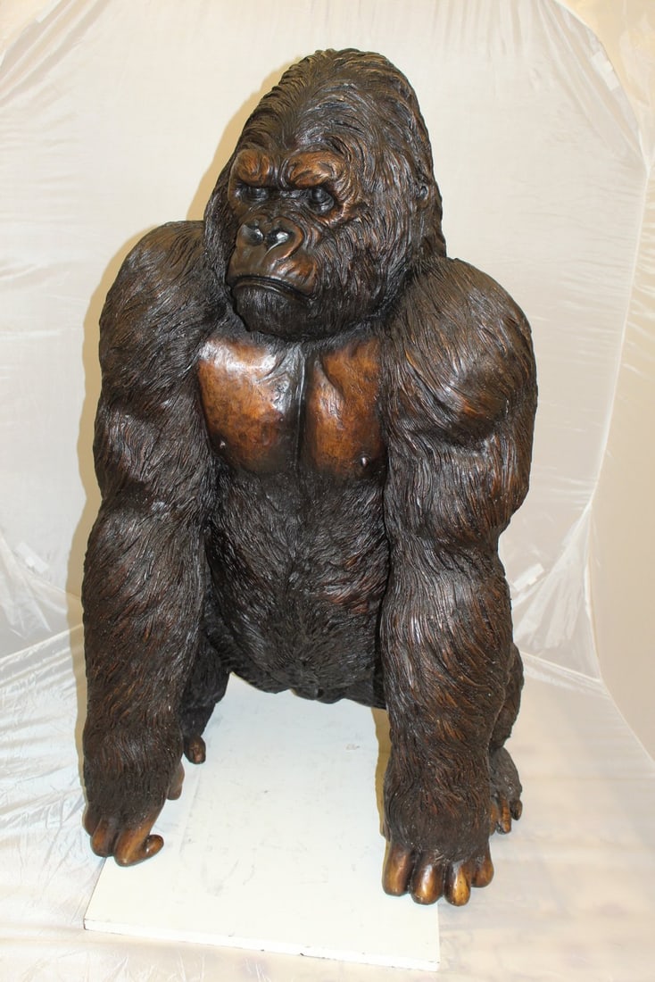 King Kong Bronze Statue - Size: 32"L x 28"W x 49"H. - 11