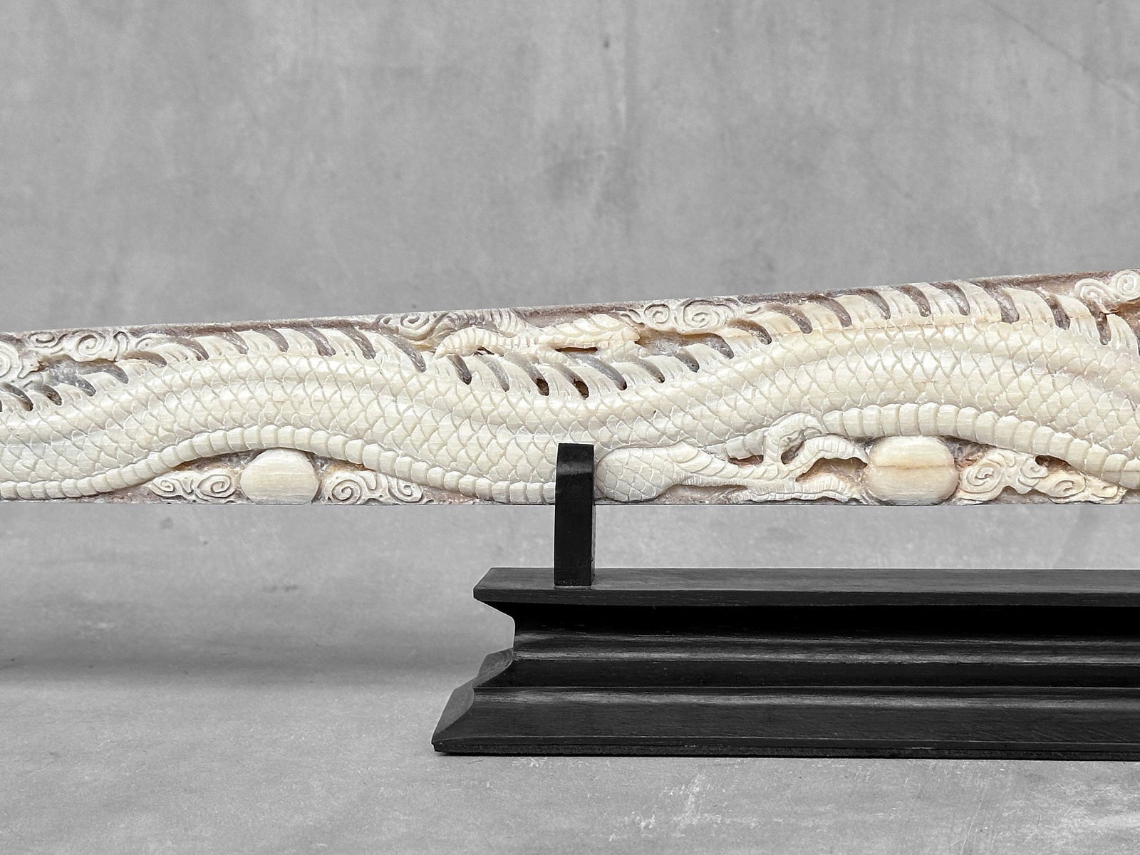 Impressive engraved swordfish rostrum - Dragon Phoenix motif - 7