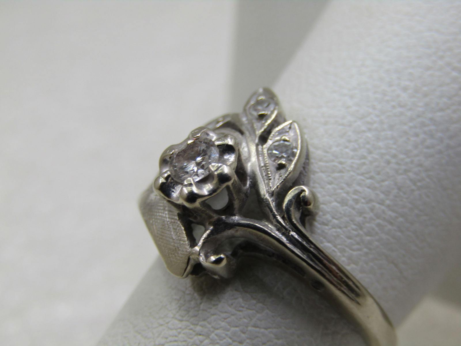 Vintage 14kt Diamond .25 CTW Plus Leaf Cluster Ring, Sz. 7 Signed BaumF - 4