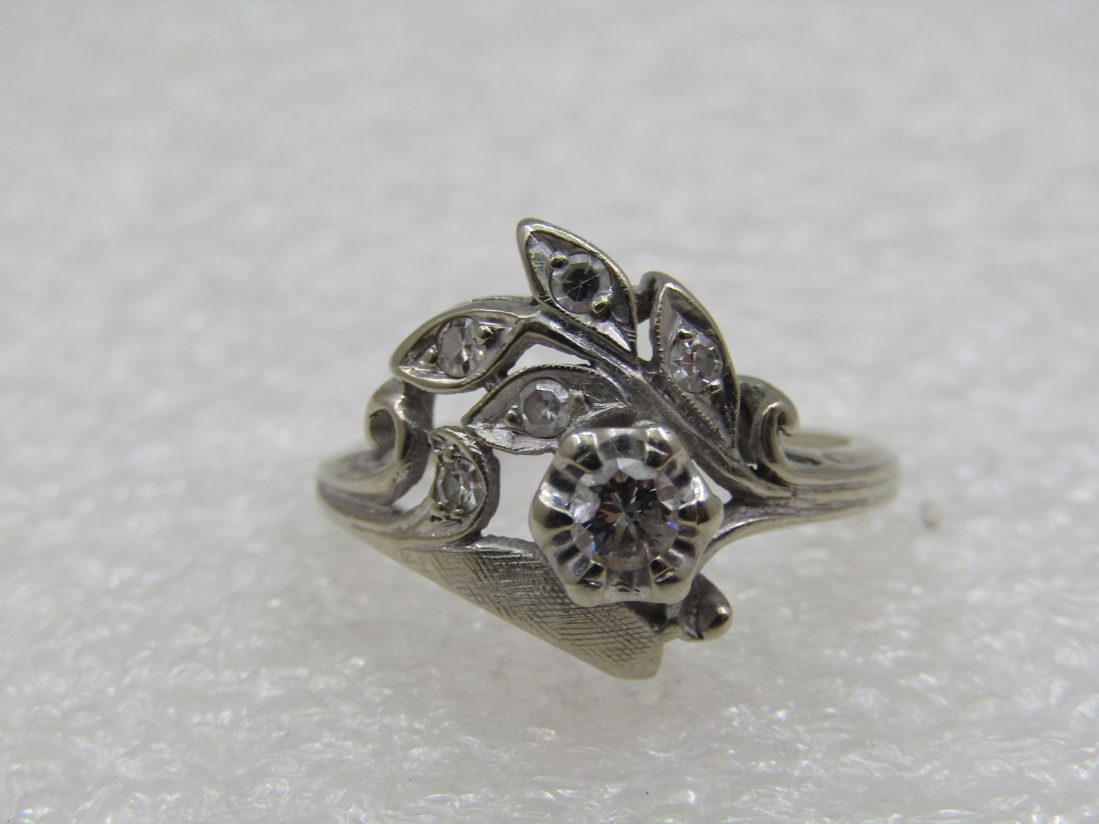 Vintage 14kt Diamond .25 CTW Plus Leaf Cluster Ring, Sz. 7 Signed BaumF - 7