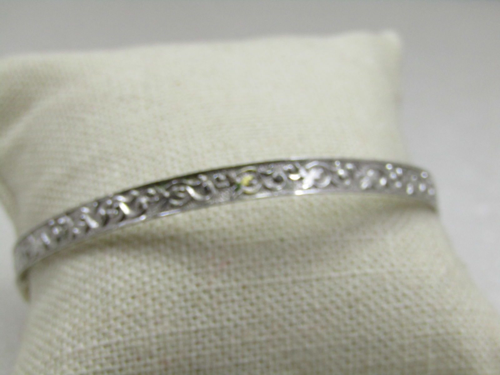 Vintage Sterling Ridged Bangle Bracelet, 4.55mm, Signed Jewelars. Weight is appx. 9.78 gr. Signed (1 of 6)
