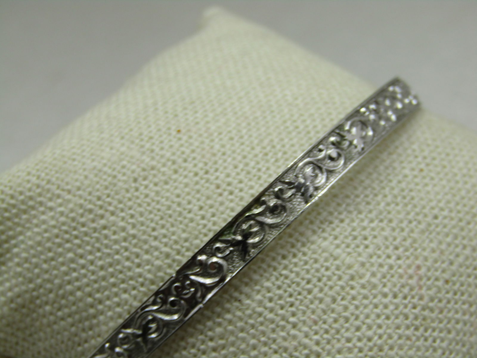 Vintage Sterling Ridged Bangle Bracelet, 4.55mm, Signed Jewelars. Weight is appx. 9.78 gr. Signed - 2