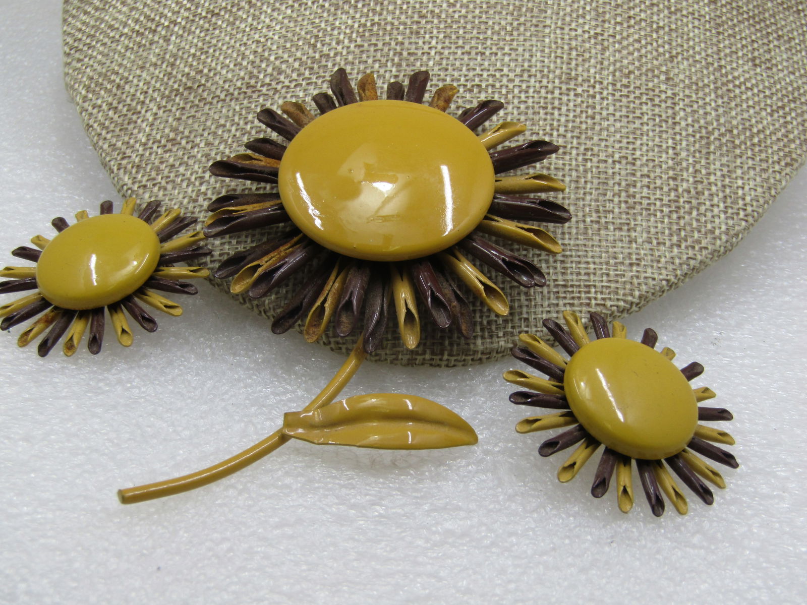 Vintage Enameled Brown & Dijon Floral Brooch Earrings Set - 2