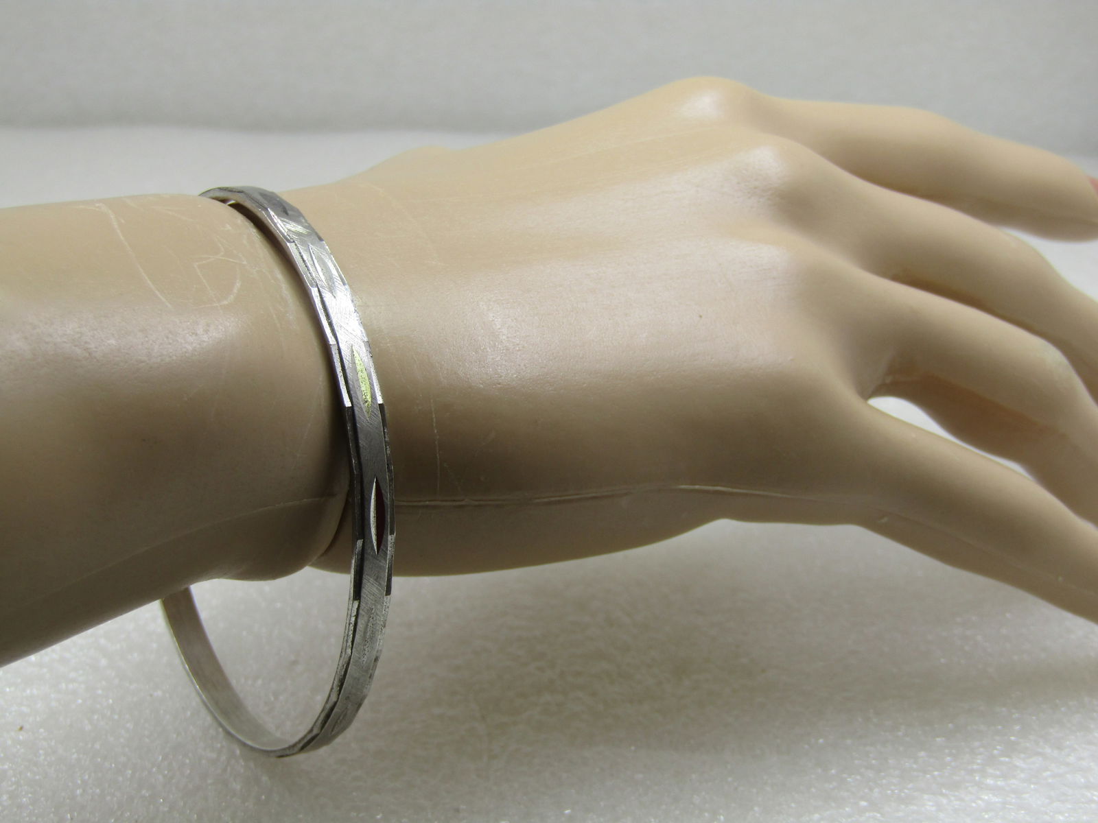 Vintage Sterling Diamond Cut Bangle Bracelet, 7.75", Signed Wells - 4
