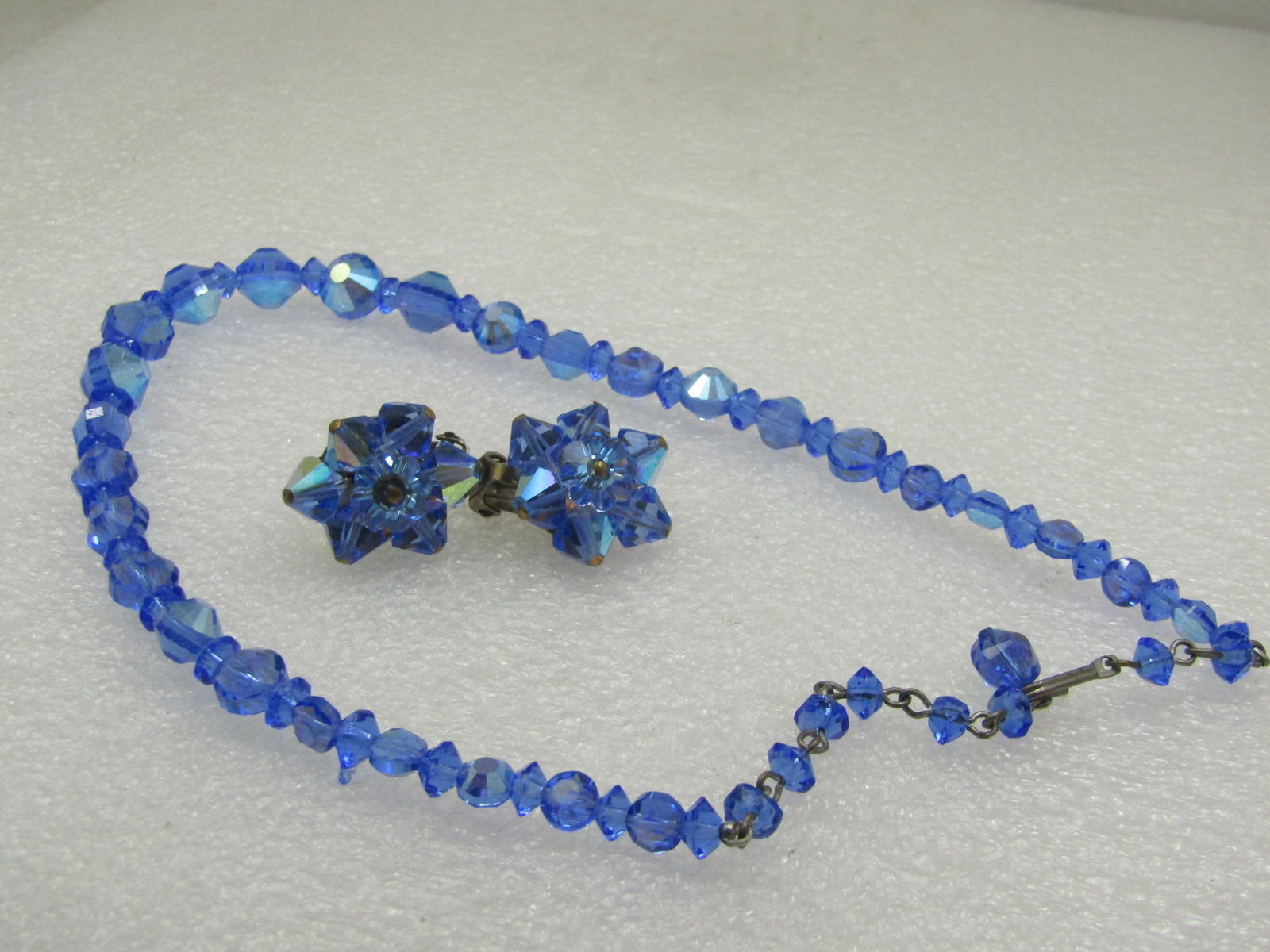 Vintage Blue Aurora Borealis Rhinestone Necklace & Clip Earrings - 4