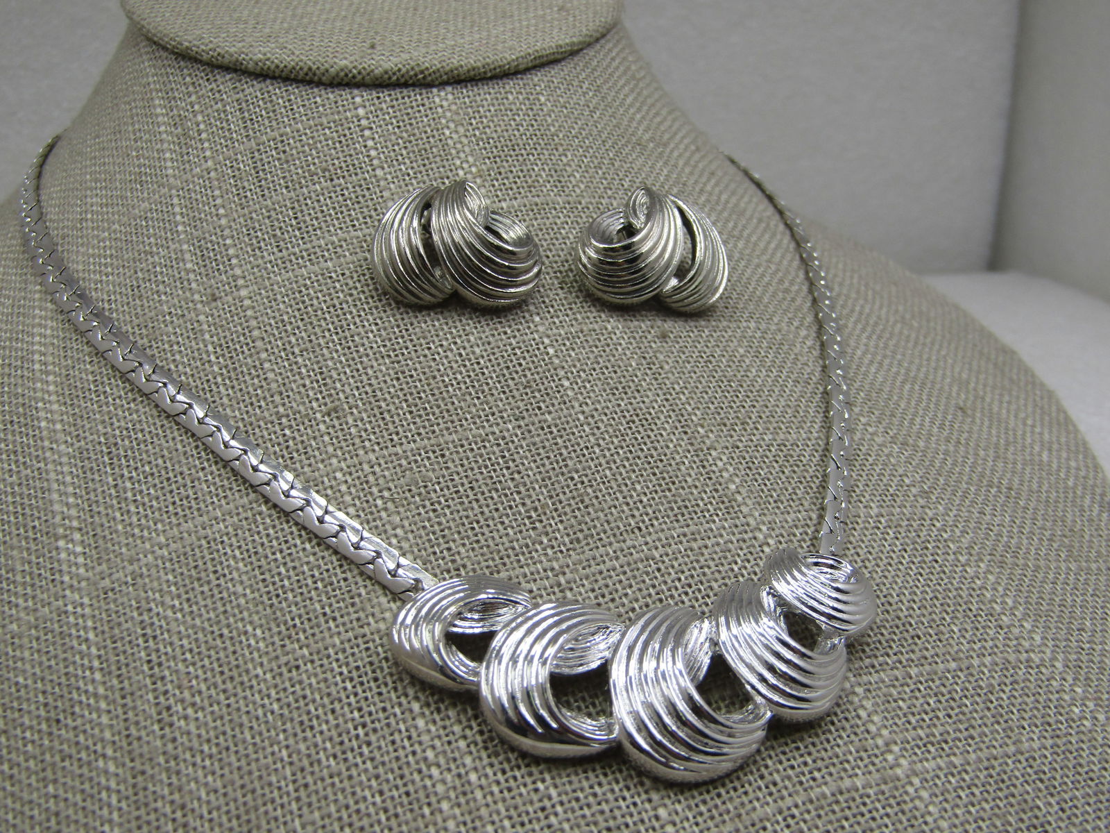 Vintage Silver Tone Ridged Necklace & Earrings Set, 1960's - 2