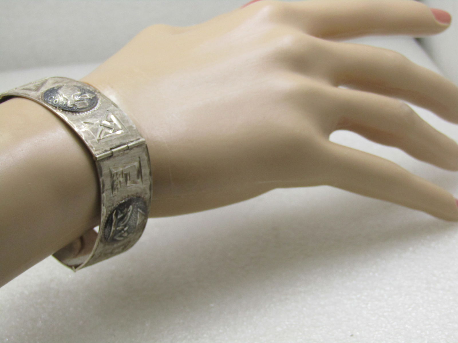 Vintage Sterling Mexican Pictorial Link Bracelet, 6.75" Signed - 9