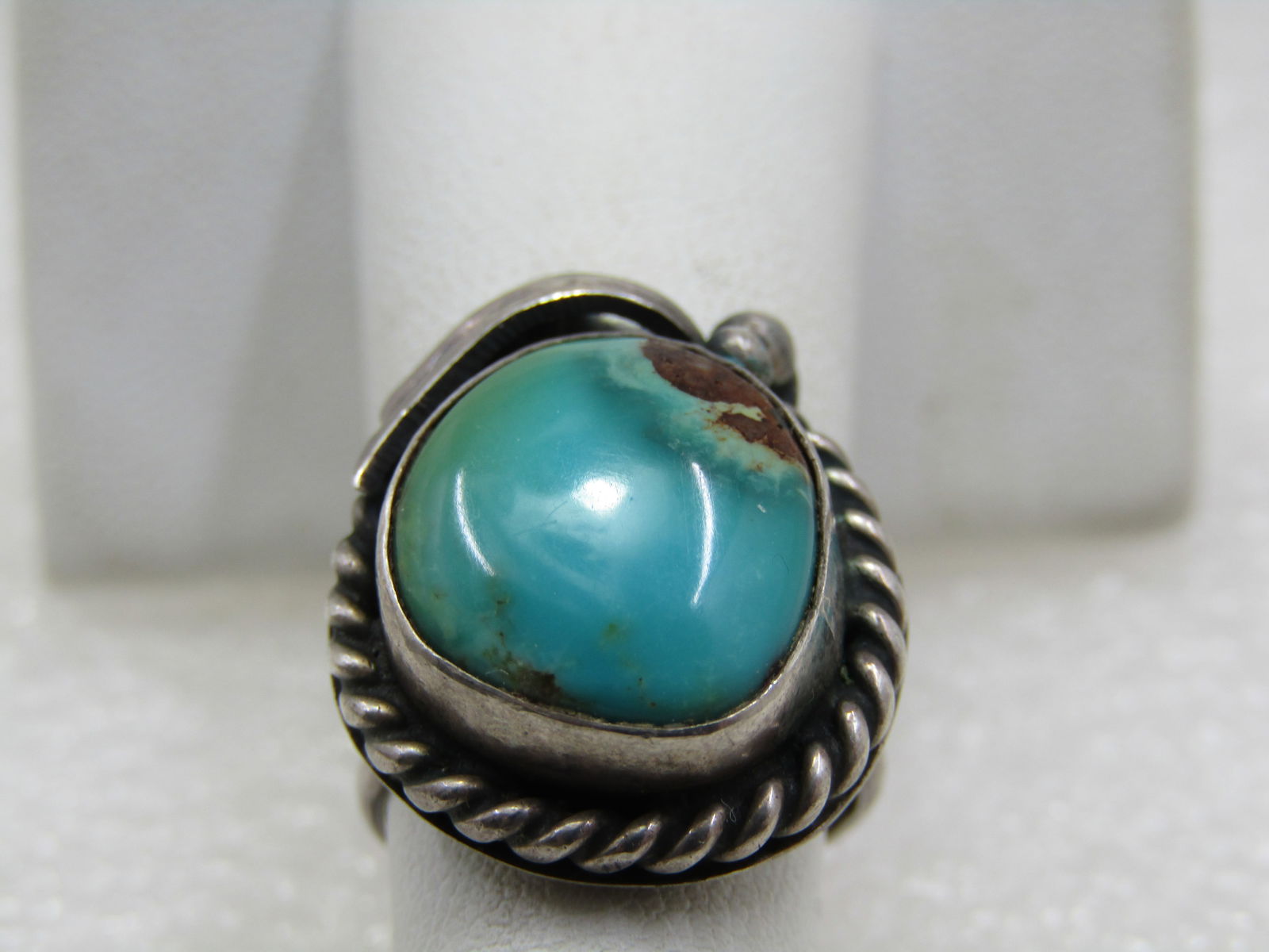 Vintage Southwestern Sterling Turquoise ring, Sz. 5 (1 of 6)