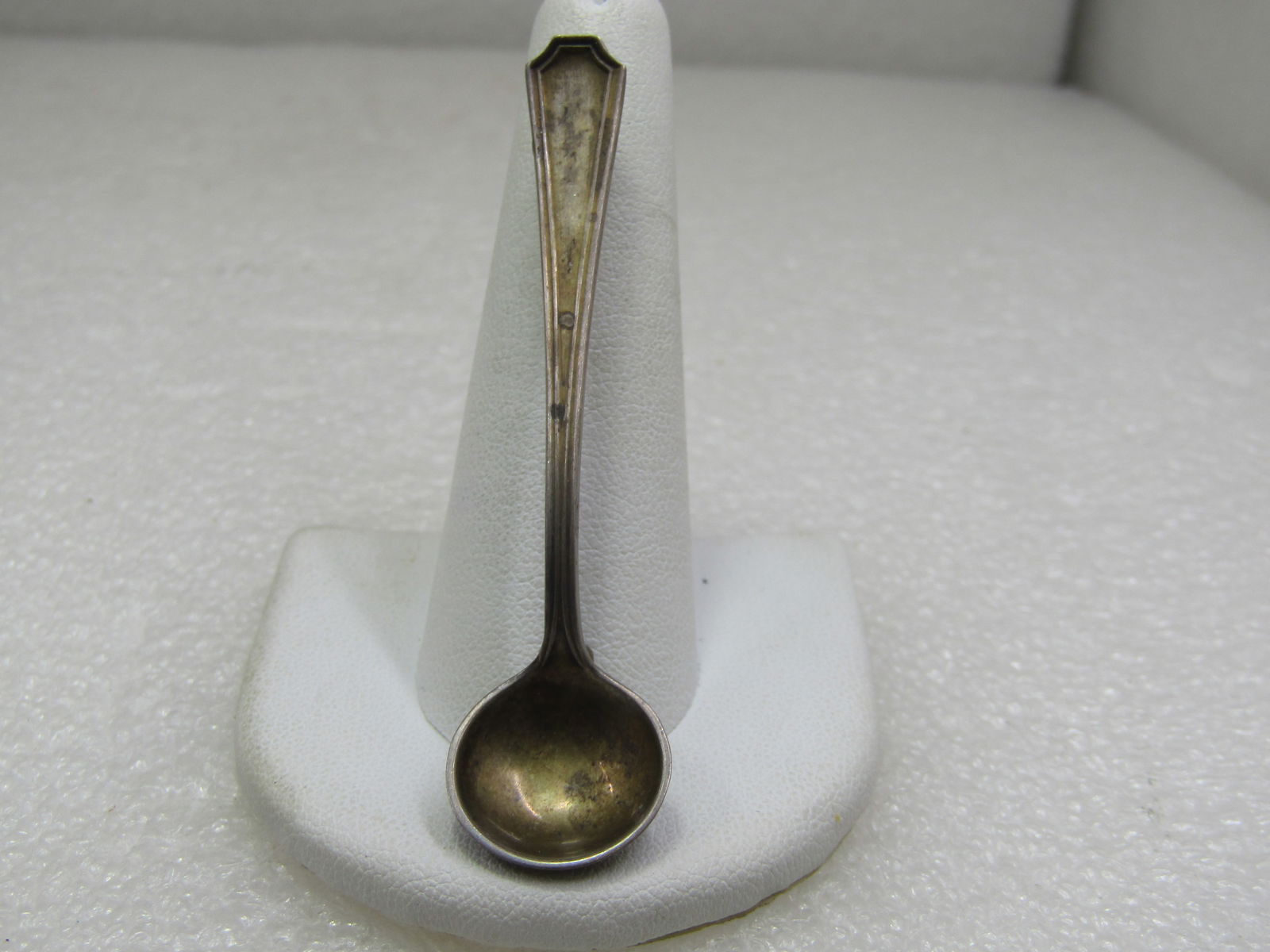 Vintage Sterling Gorham Spoon Brooch, 2.5", Mid-Century: Vintage Sterling Gorham Spoon Brooch, 2.5", Mid-Century. Marked sterling and tested. Weight is appx. 4.92 grams. Round bowl to the spoon that is appx. 5/8" across. Total length is 2.5". Signed Gorham