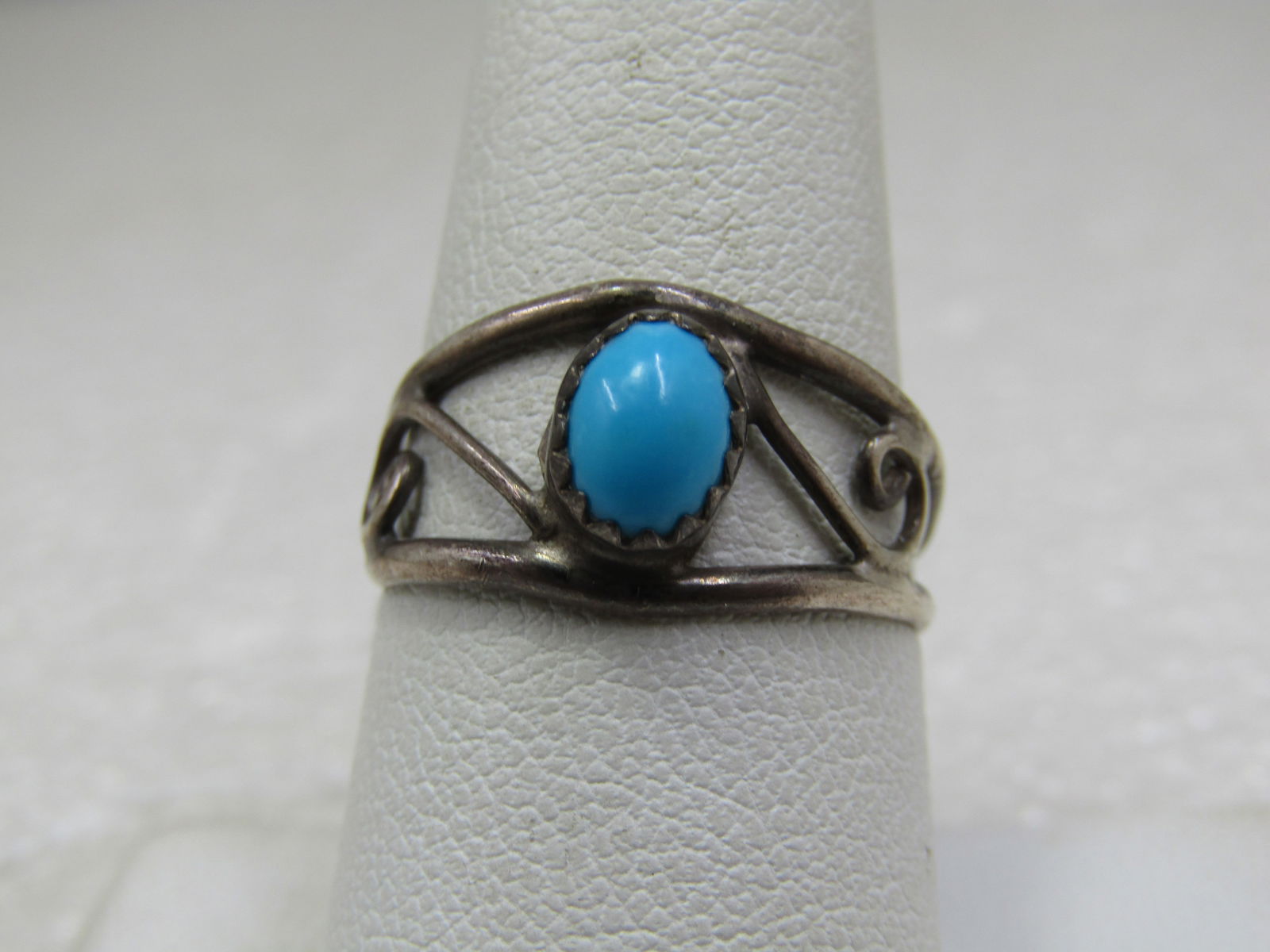 Vintage Sterling Southwestern Ring, Sz. 8.5, 7mm (1 of 4)