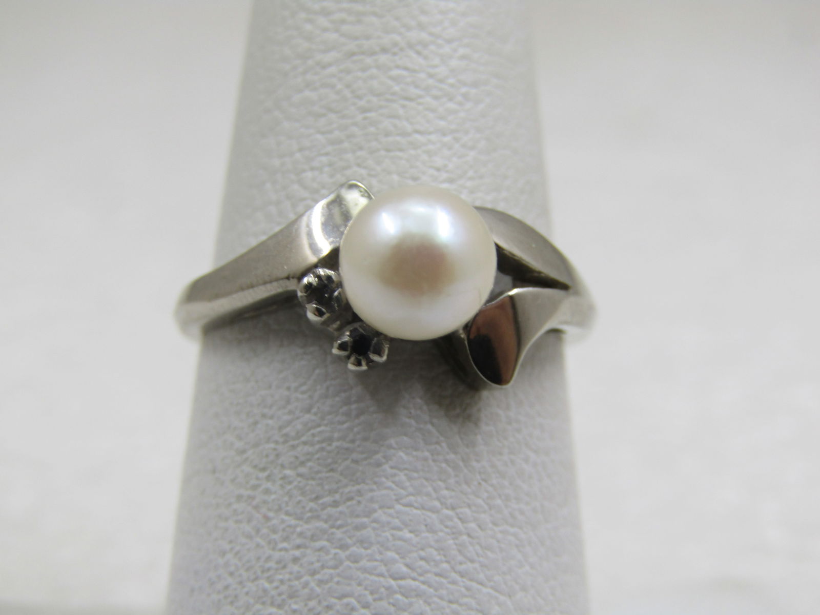 Vintage 10kt Pearl Diamond Ring, Sz. 7.25, 6mm Pearl, Signed IDR (1 of 8)