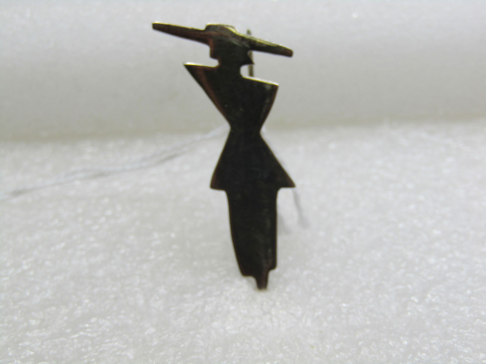 Sterling 1960's Fashionable Art Deco Woman Brooch, 2": Sterling 1960's Fashionable Art Deco Woman Brooch, 2" marked sterling silver, signed SU, weight is appx. 3.50 gr. Very good condition. (INV. W.11621.1X1 SS5976 J LD 11/14/21). Reserve: $50.00 Shipping