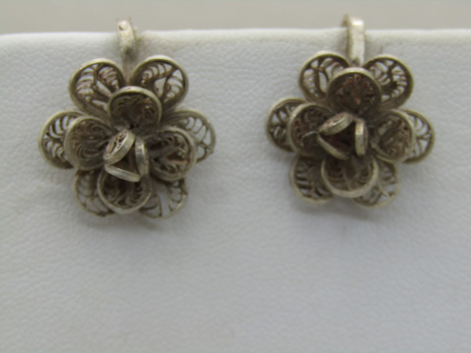 Vintage Sterling Silver Filigree Floral Earrings, Screw Back, Mexico, 1950's-1960's: Vintage Sterling Silver Filigree Floral Earrings, Screw Back, Mexico, 1950's-1960's, 3-D blossoms that are appx. 3/4" across, weight is appx. 6.93 grams. Signed Made in Mexico on the bottom. Tested an