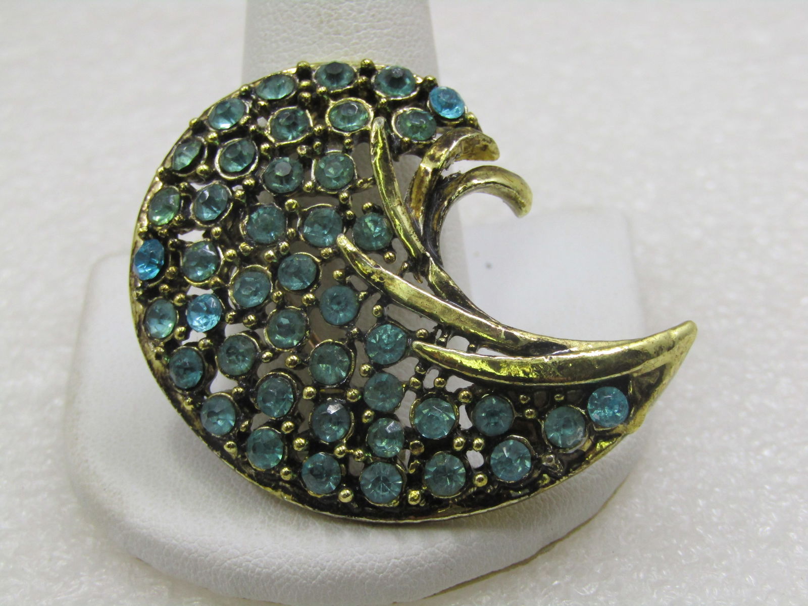 Vintage Aqua Rhinestone Crescent Brooch, 1.75" by 1.5". Gold tone. 1950's-1960's. - 4