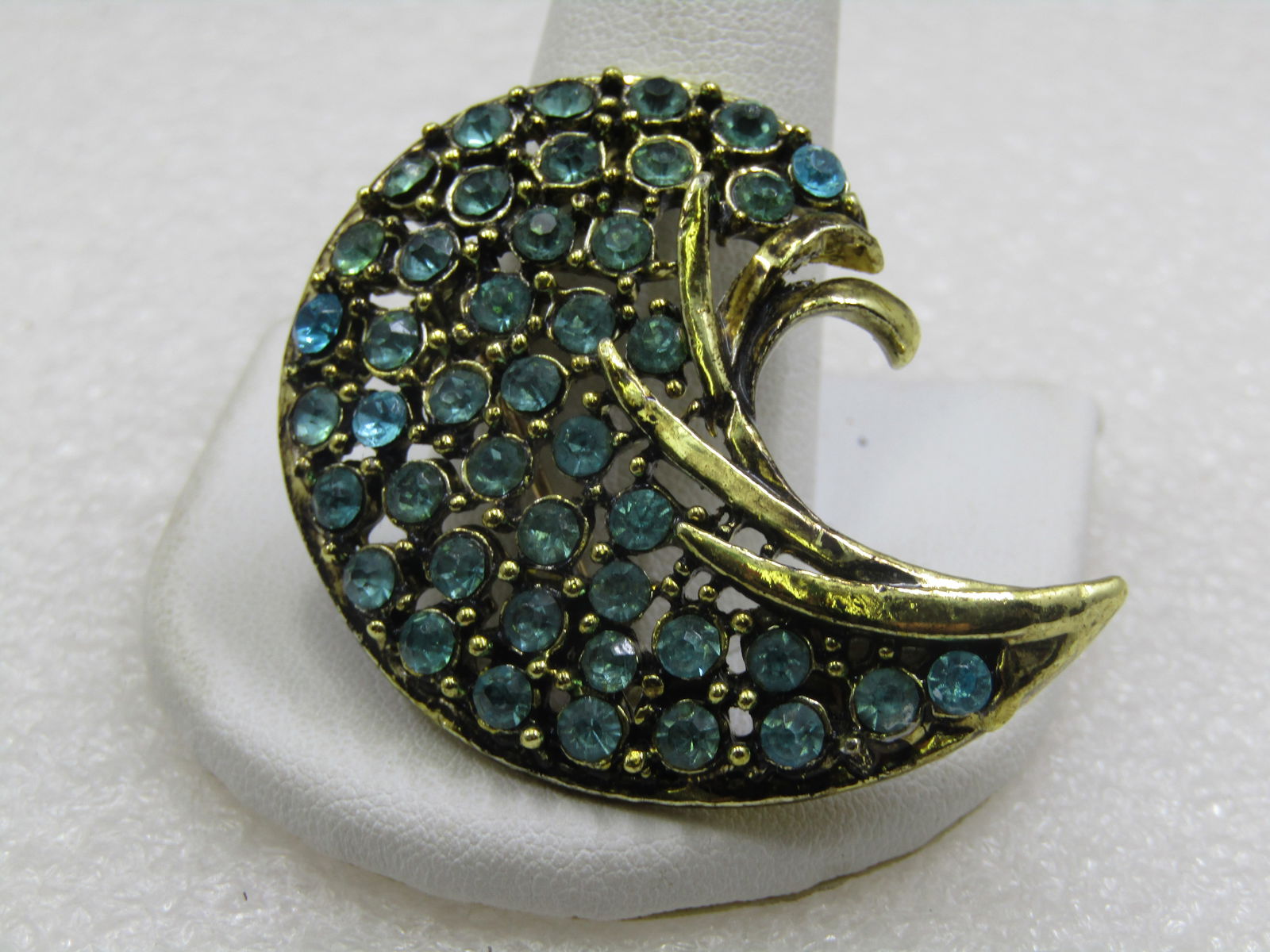 Vintage Aqua Rhinestone Crescent Brooch, 1.75" by 1.5". Gold tone. 1950's-1960's. - 5