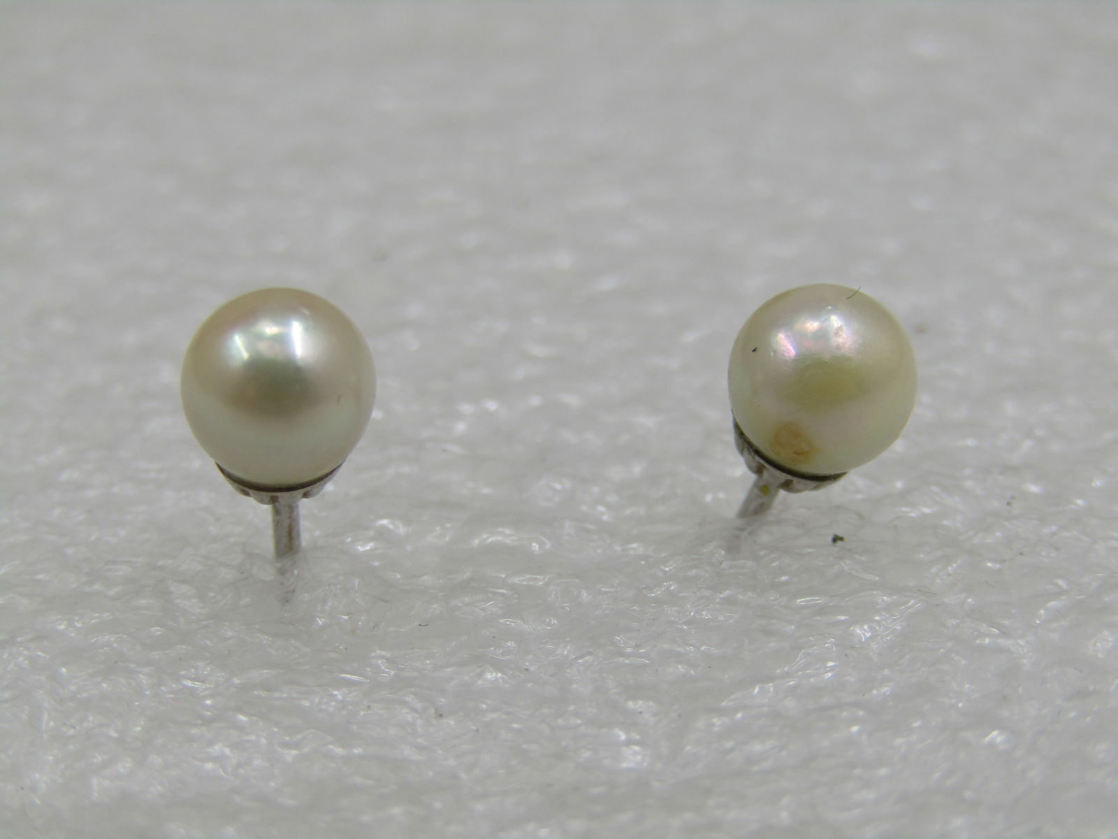 Vintage 14kt 5.5mm Real Pearl Stud Earrings, Pierced (1 of 6)