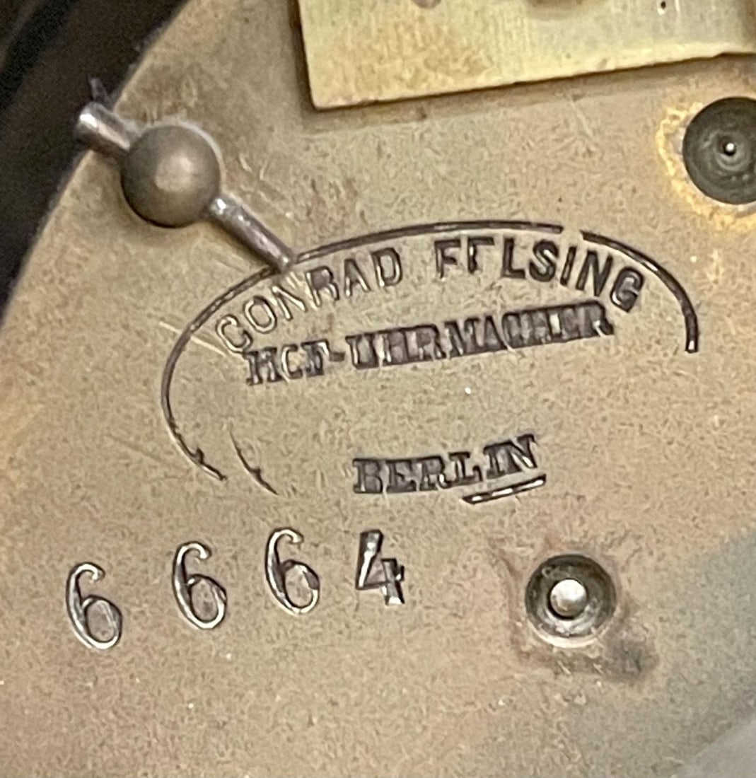 Louis XVI Dore Bronze Mantle Clock, Conrad Felsing, Berlin - 10