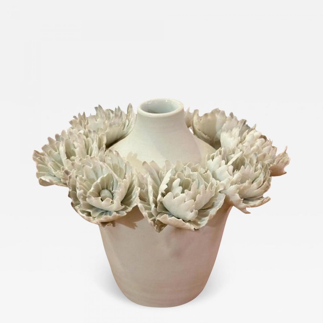 Chala Toprak, Contemporary, Modern Sculpture, Flower Vase, Porcelain, 2023 (1 of 10)